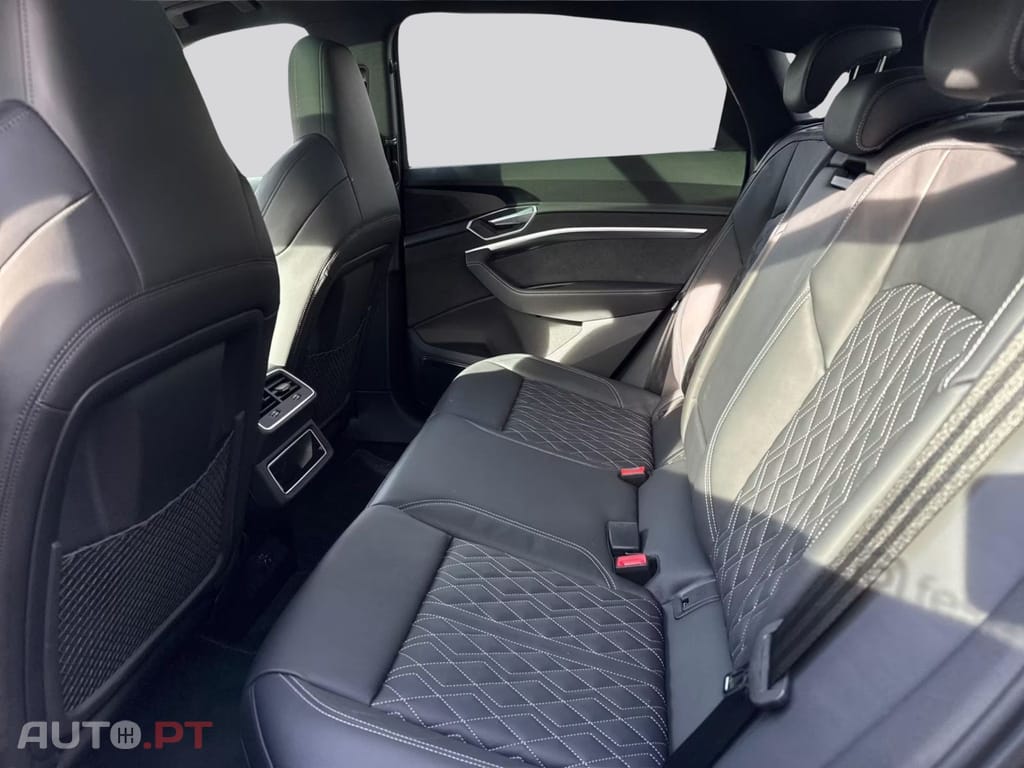 Audi E-Tron I.V.A DEDUTIVEL S  BLACK 