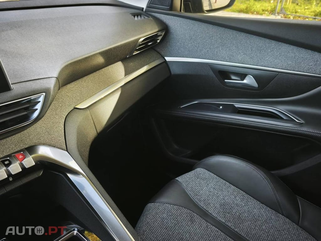 Peugeot 5008 1.5 BlueHDi Allure Pack EAT8
