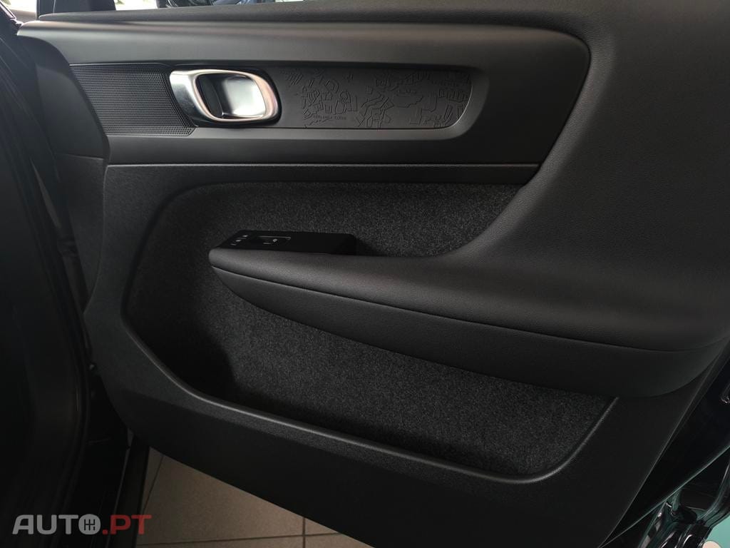 Volvo XC40 1.5 T2 Momentum
