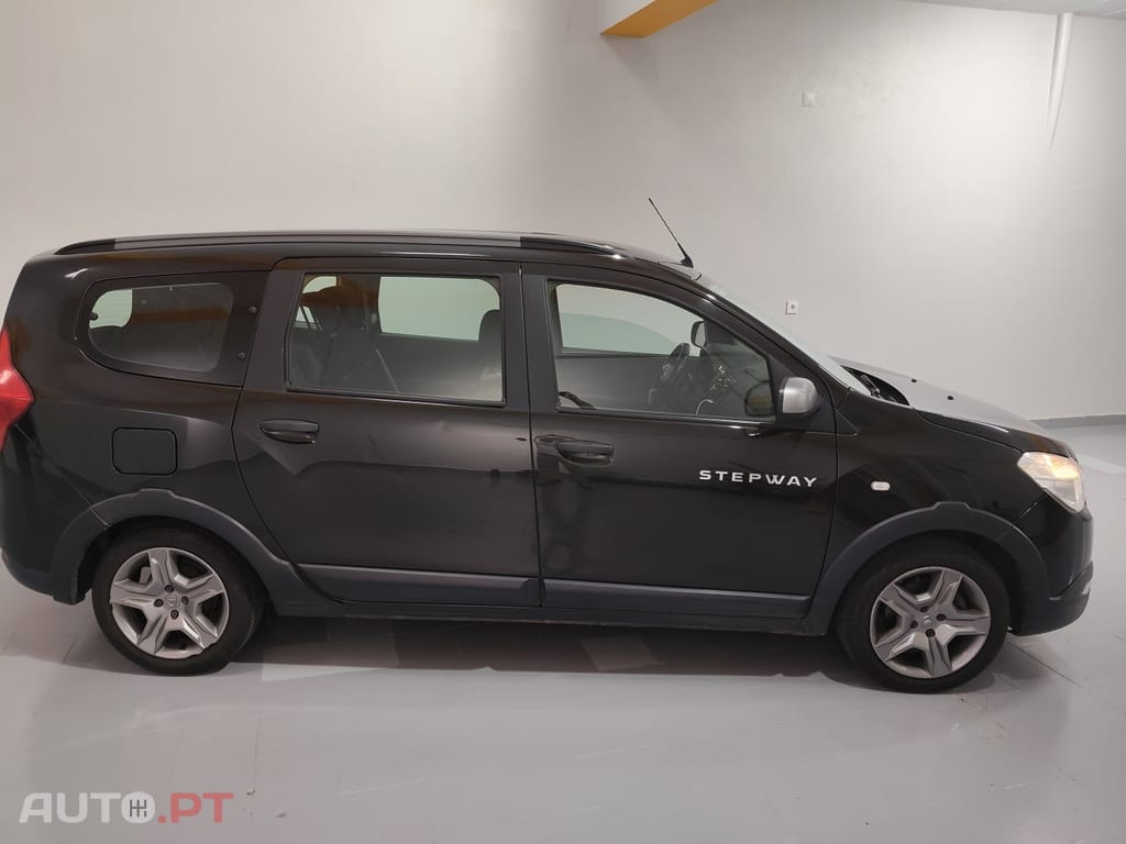 Dacia Lodgy 1.5 Blue dCi Stepway 7L