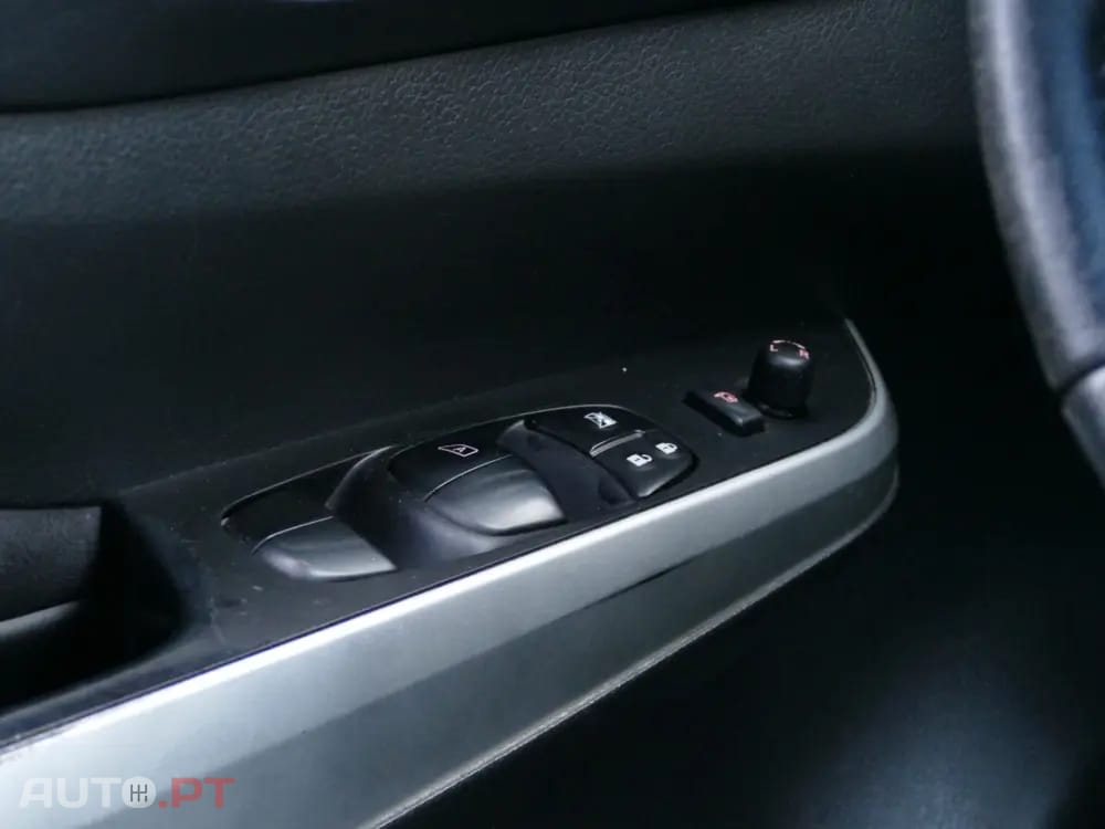 Nissan Navara 2.3 dCi CD 4WD N-Connecta Navi+Barras