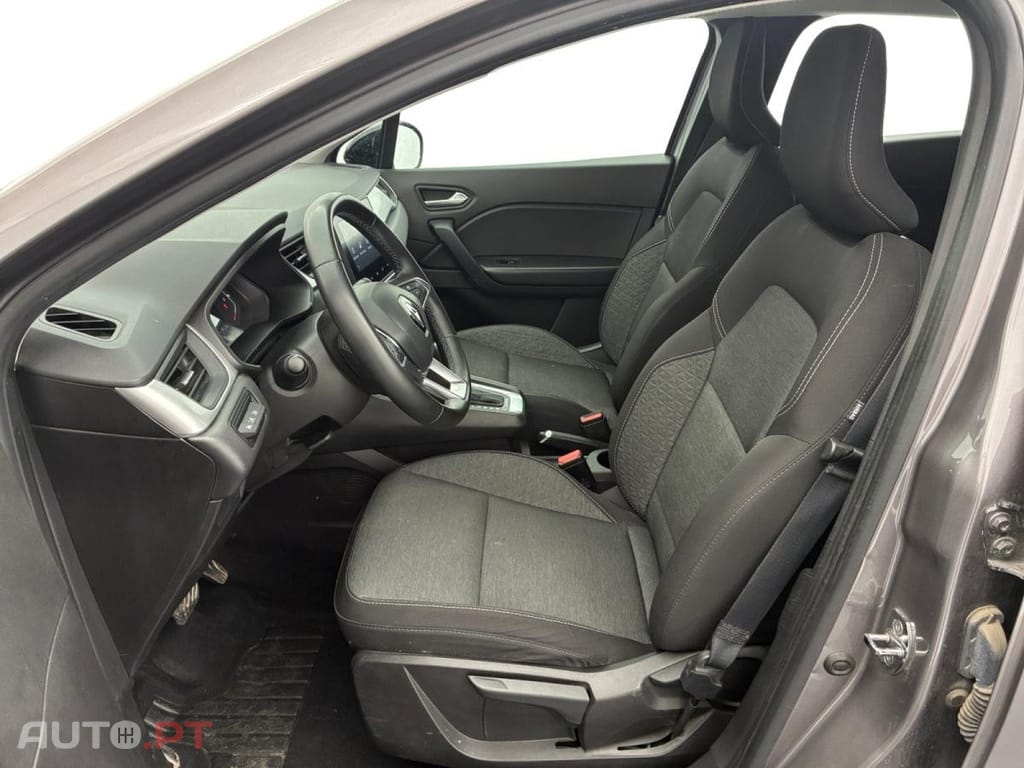 Renault Captur 1.6 E-Tech Business