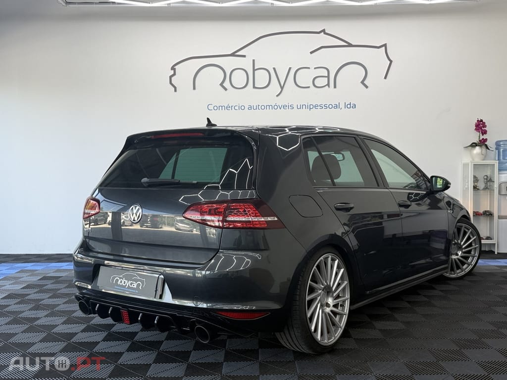 Volkswagen Golf 2.0 TSI GTI DSG