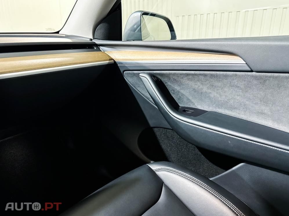 Tesla Model Y Long Range Dual Motor AWD