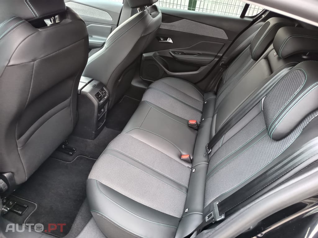 Peugeot 308 1.6 Hybrid Allure e-EAT8