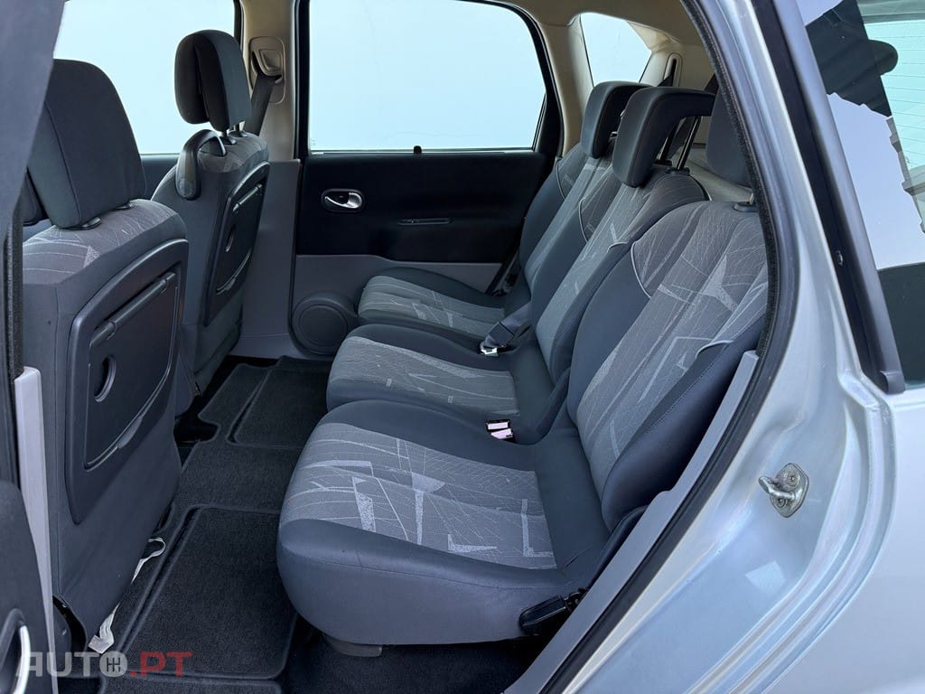 Renault Scénic 1.5 dCi Confort — fotografia 7