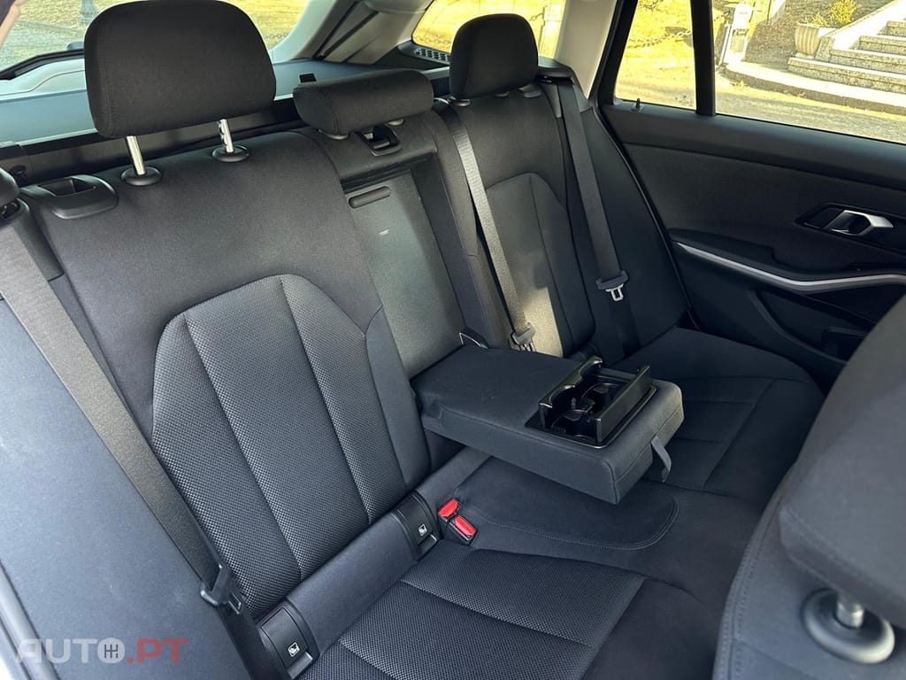 BMW 330 e Touring Corporate Edition Auto
