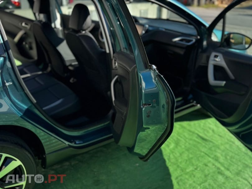 Peugeot 2008 PureTech 110 Stop&Start UrbanCross
