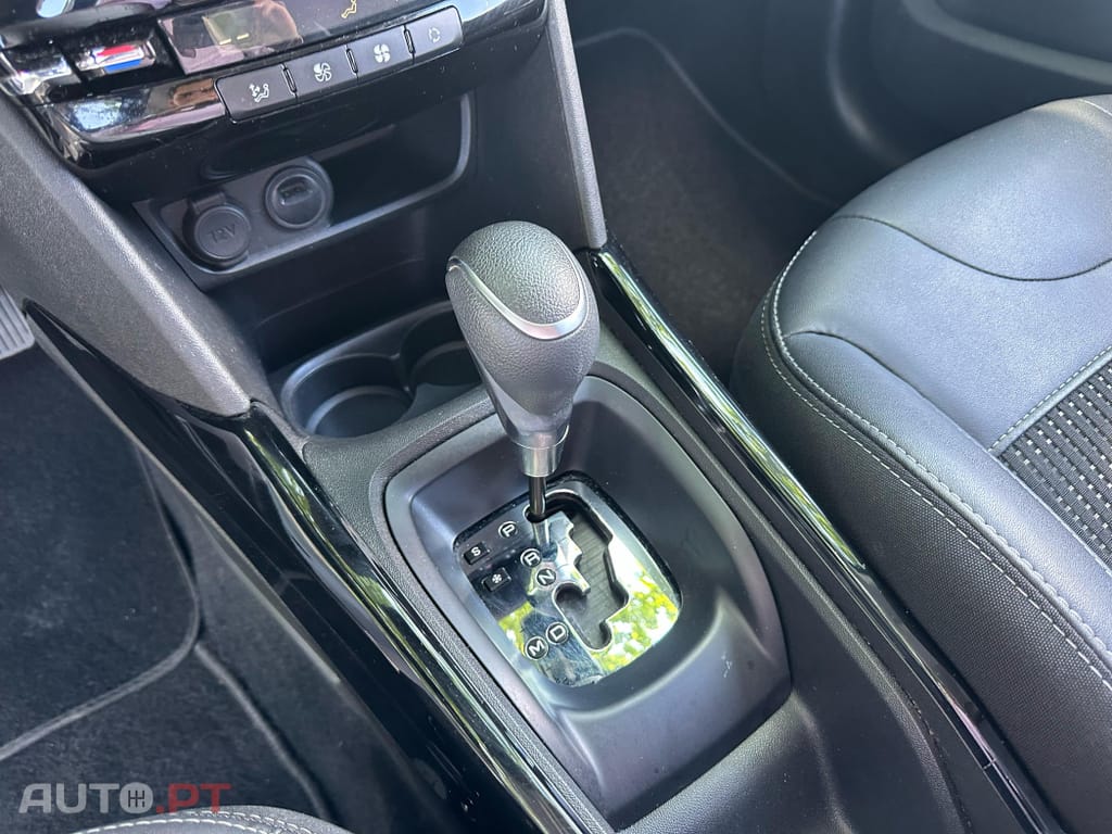 Peugeot 2008 1.2 PureTech Allure EAT6