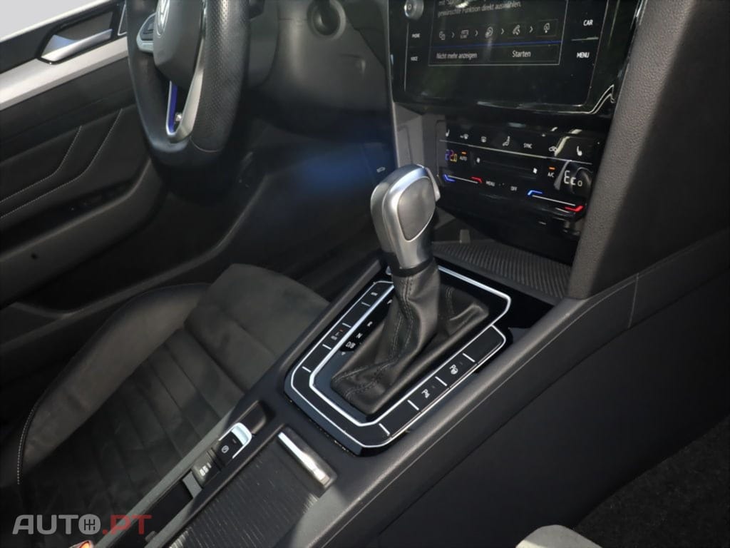 Volkswagen Passat Variant I.V.A DEDUTIVEL 1.4 eHybrid GTE Matrix