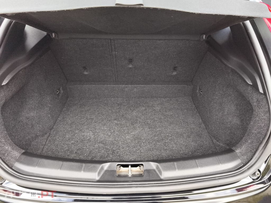 Volvo V40 Cross Country 2.0 D2 Momentum Geartronic