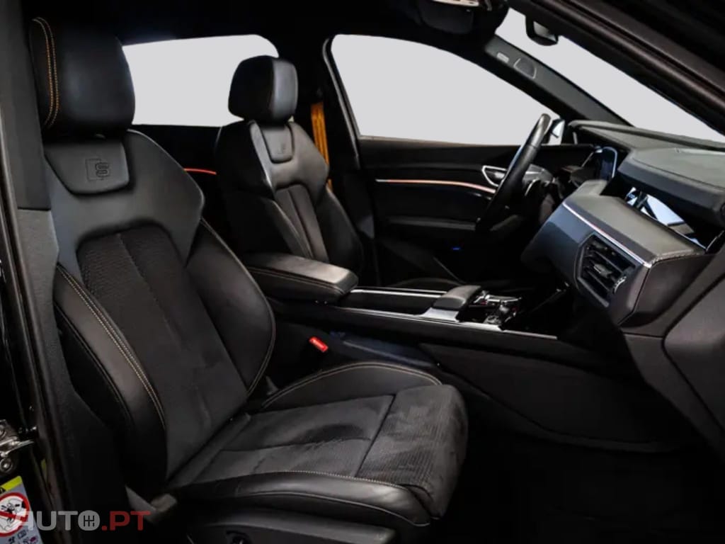 Audi E-Tron I.V.A DEDUTIVEL 55 S LINE BLACK