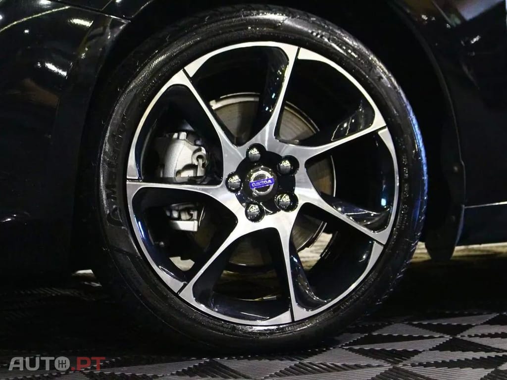 Volvo V60 2.0 D2 Momentum Drive