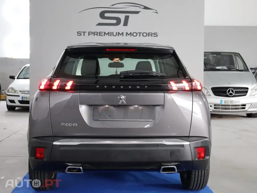 Peugeot 2008 Active Pack EAT8
