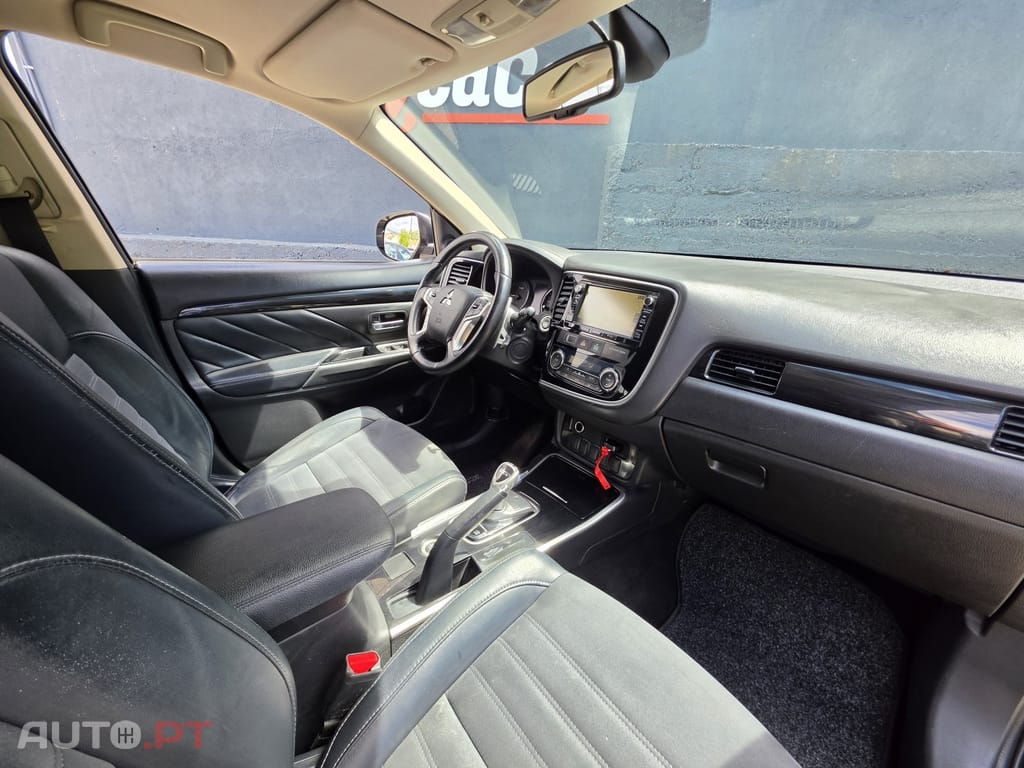 Mitsubishi Outlander 2.0 Intense Navi