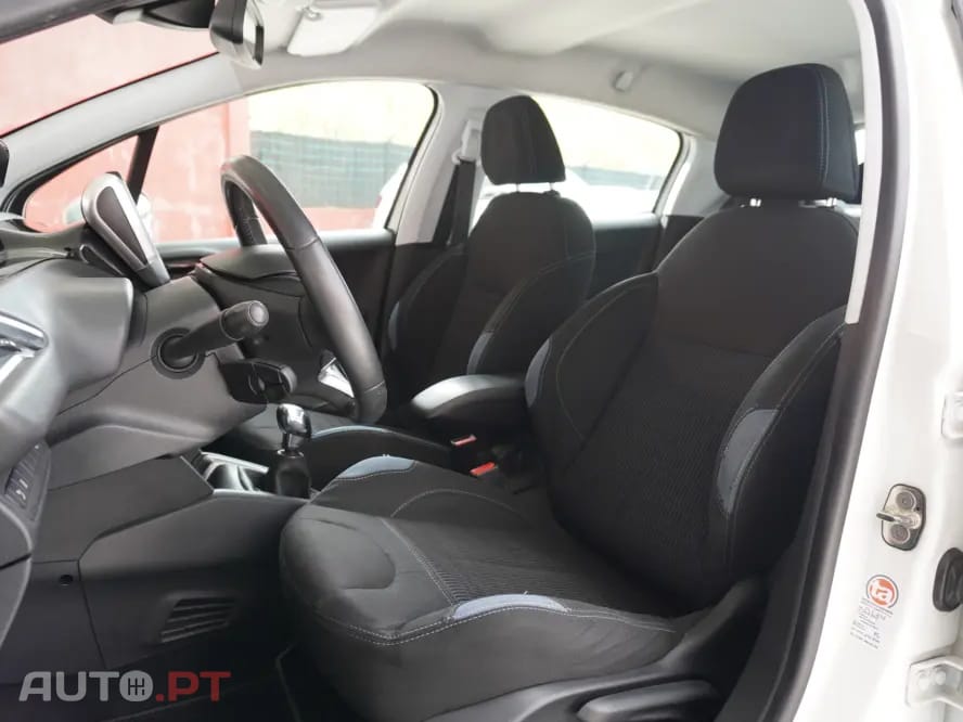 Peugeot 208 1.4 HDi Access