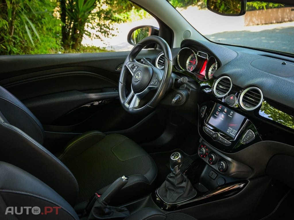 Opel Adam 1.0 T Rocks