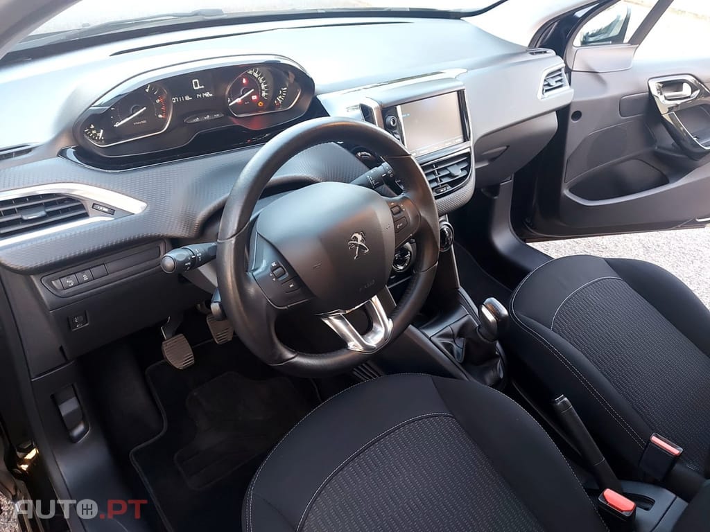 Peugeot 208 1.6 BlueHDi Style