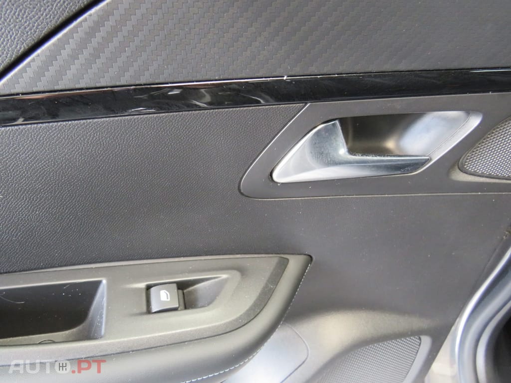 Peugeot 2008 1.5 BlueHDi Allure