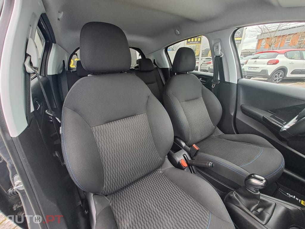 Peugeot 208 1.2 PureTech Signature