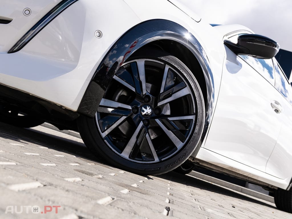 Peugeot 208 1.5 BlueHDi GT — fotografia 5