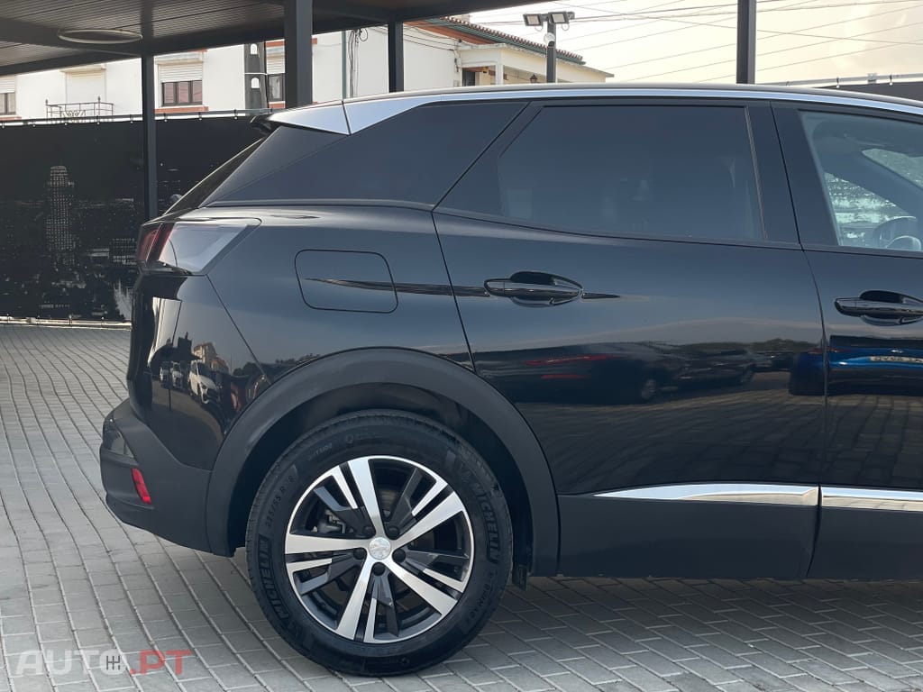 Peugeot 3008 1.2 Hybrid Allure e-DCS6