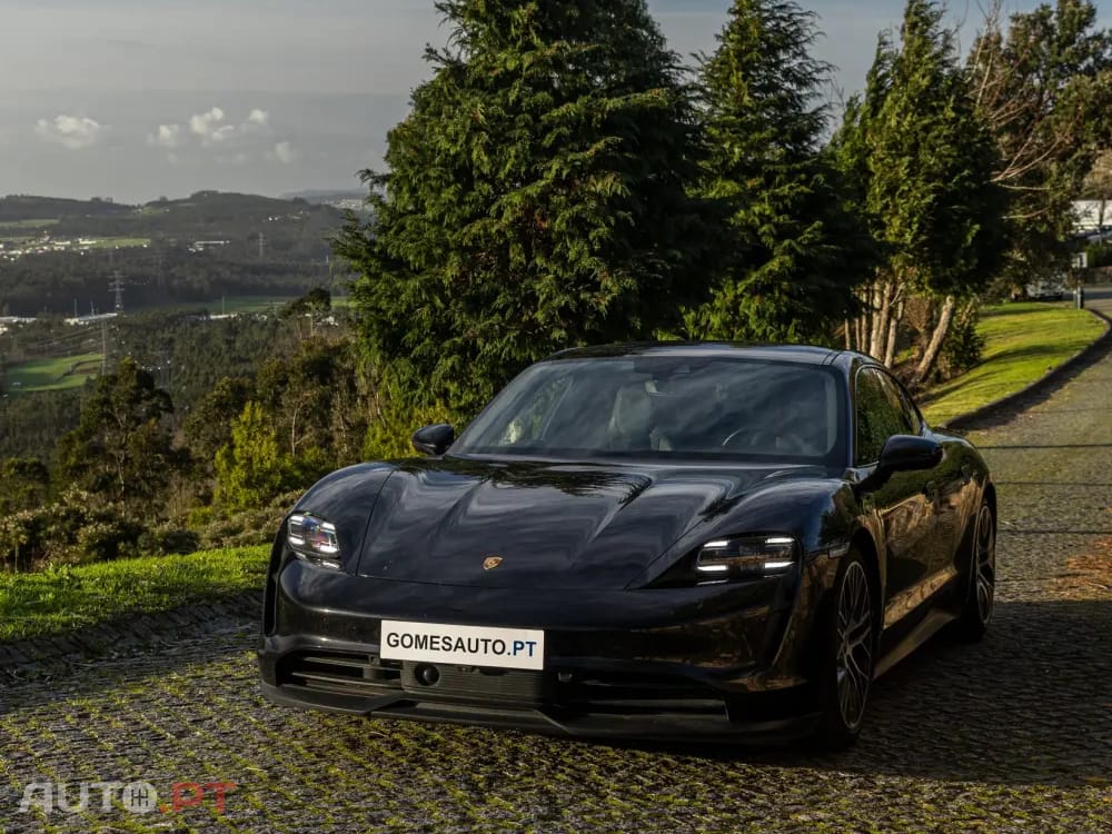 Porsche Taycan 4S