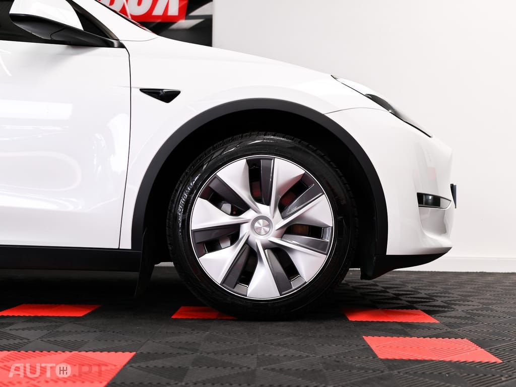 Tesla Model Y Long Range Dual Motor AWD