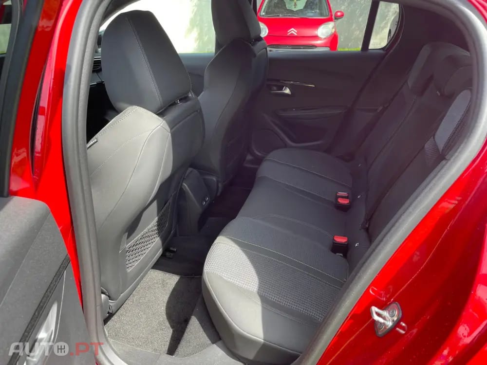 Peugeot E-208 50 kWh GT Pack