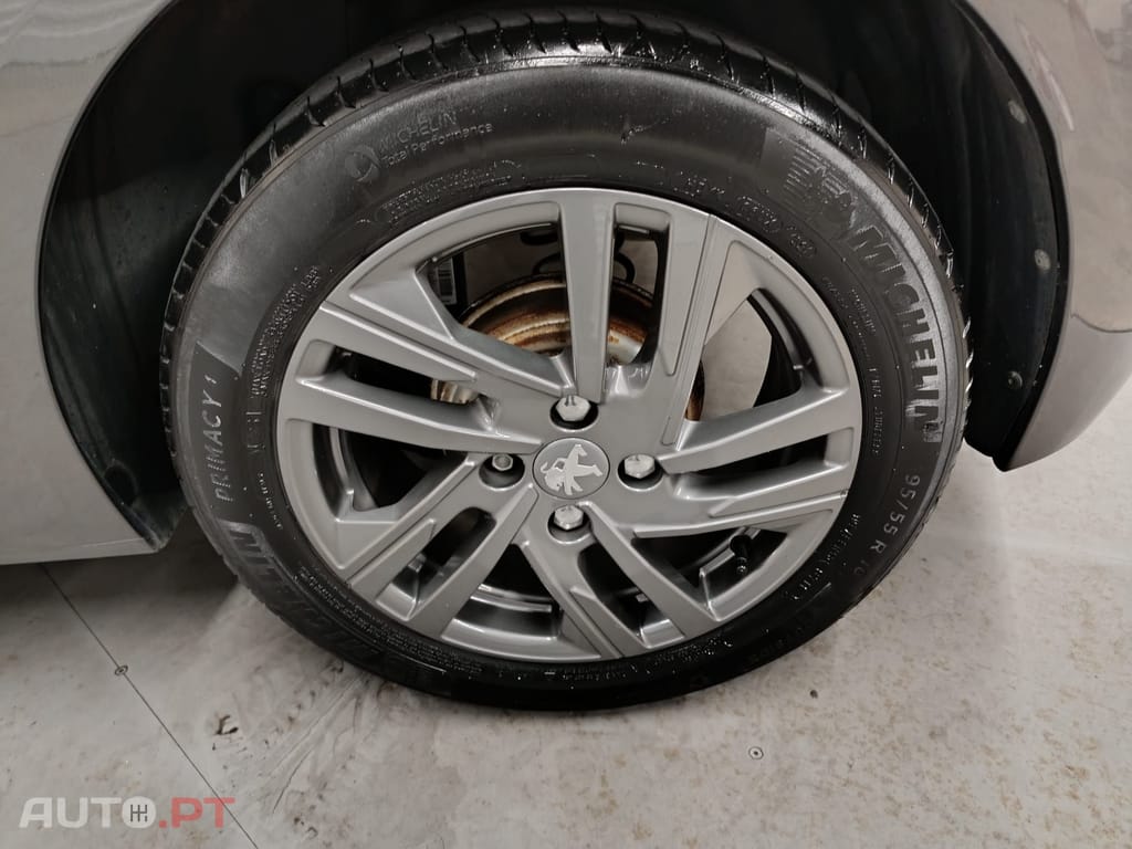 Peugeot E-208 Active Pack 