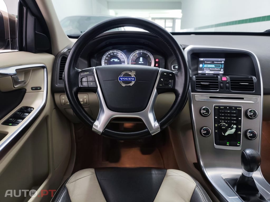 Volvo XC60 2.0 D4 DRIVe Momentum