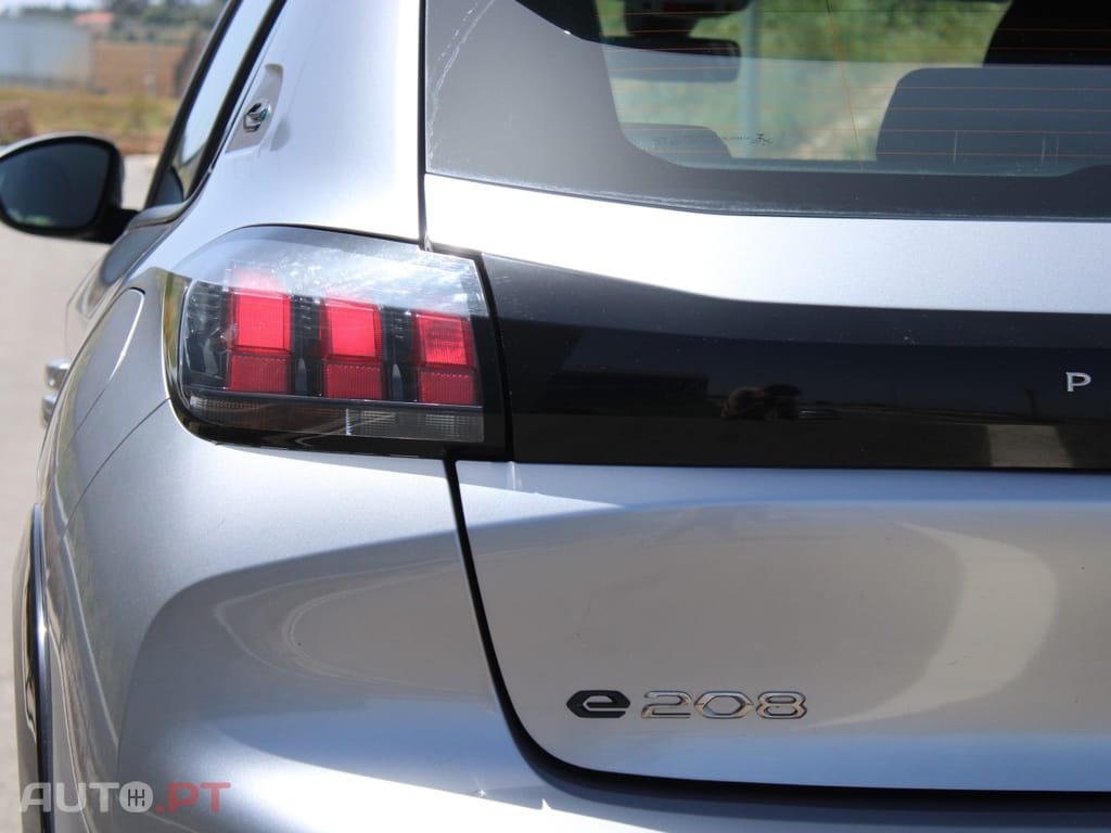 Peugeot E-208 50 kWh Allure