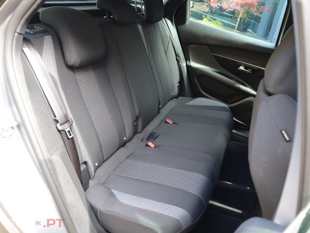 Peugeot 3008 BlueHDi 130 Stop & Start EAT8 Active Pack