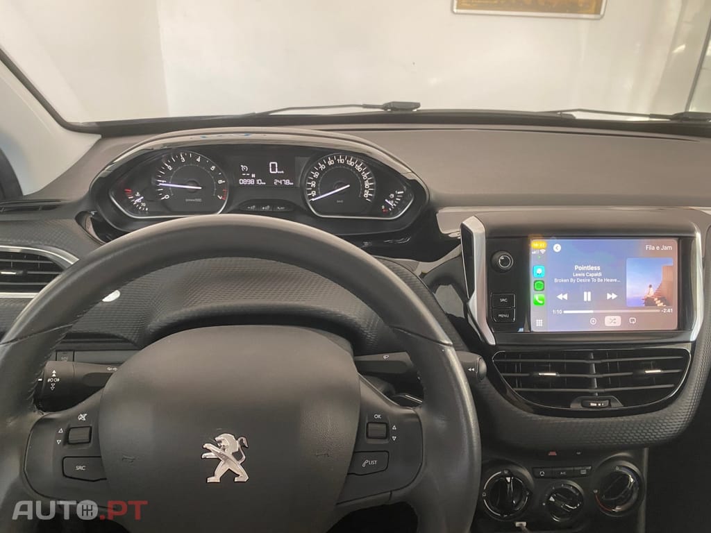 Peugeot 208 1.2 PureTech Signature