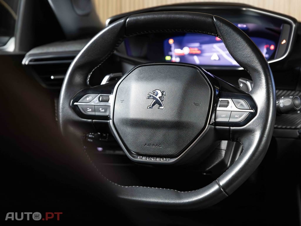 Peugeot 2008 1.2 PureTech Allure Pack EAT8
