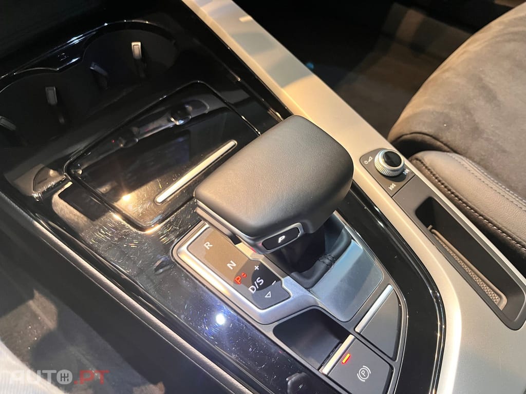 Audi A4 Avant 35 TFSI HYBRID  Attraction