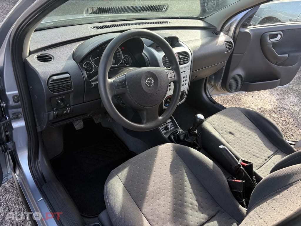 Opel Corsa 1.2 16V Enjoy