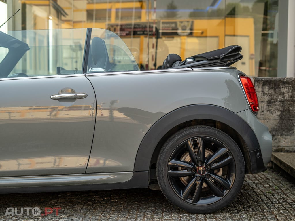 MINI Cabrio Cooper Premium Extra JCW Auto