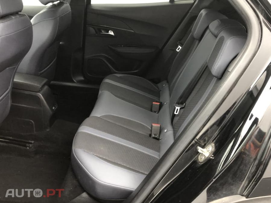 Peugeot 2008 1.5 BlueHDi Allure Pack EAT8
