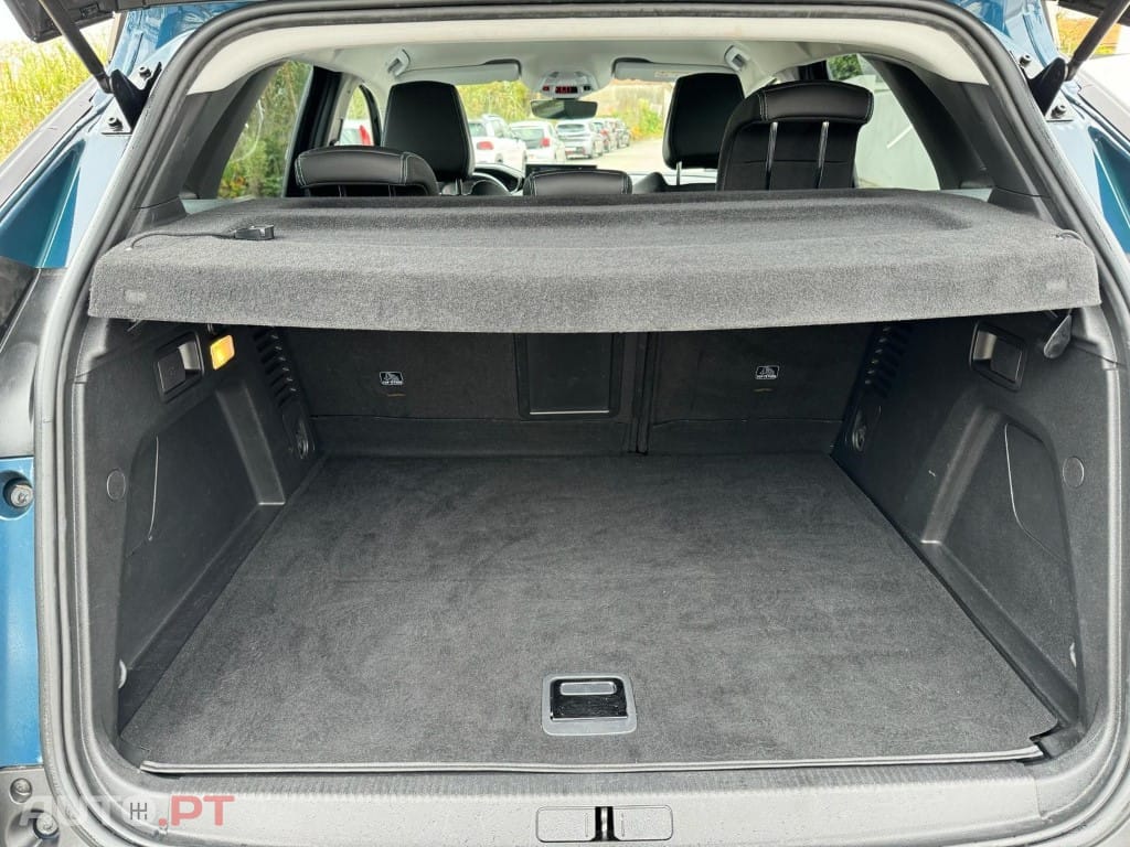 Peugeot 3008 1.6 Hybrid Allure Pack e-EAT8