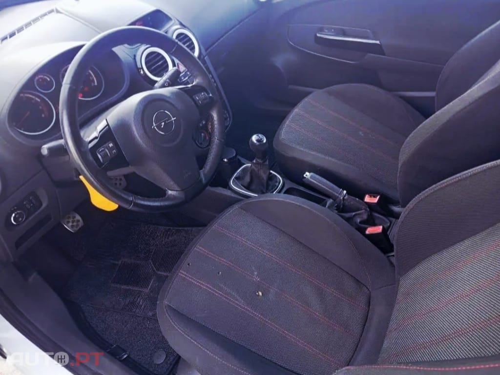 Opel Corsa 1.4 Black Edition