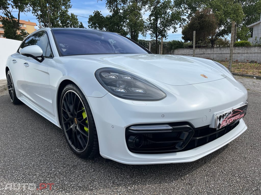 Porsche Panamera 4 E-Hybrid