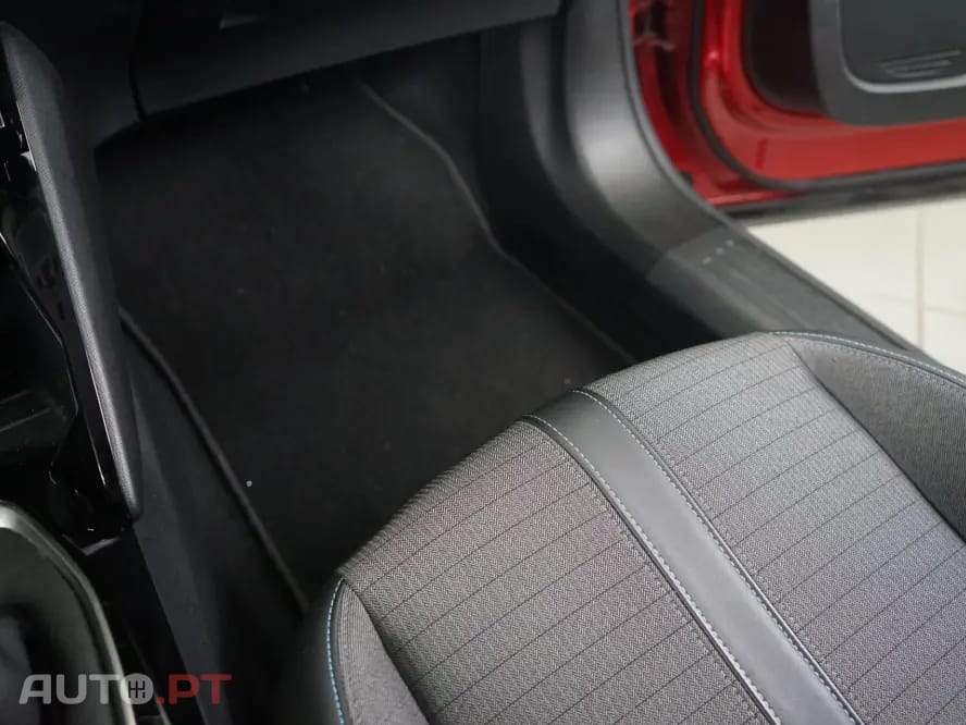Peugeot 2008 1.2 PureTech Allure