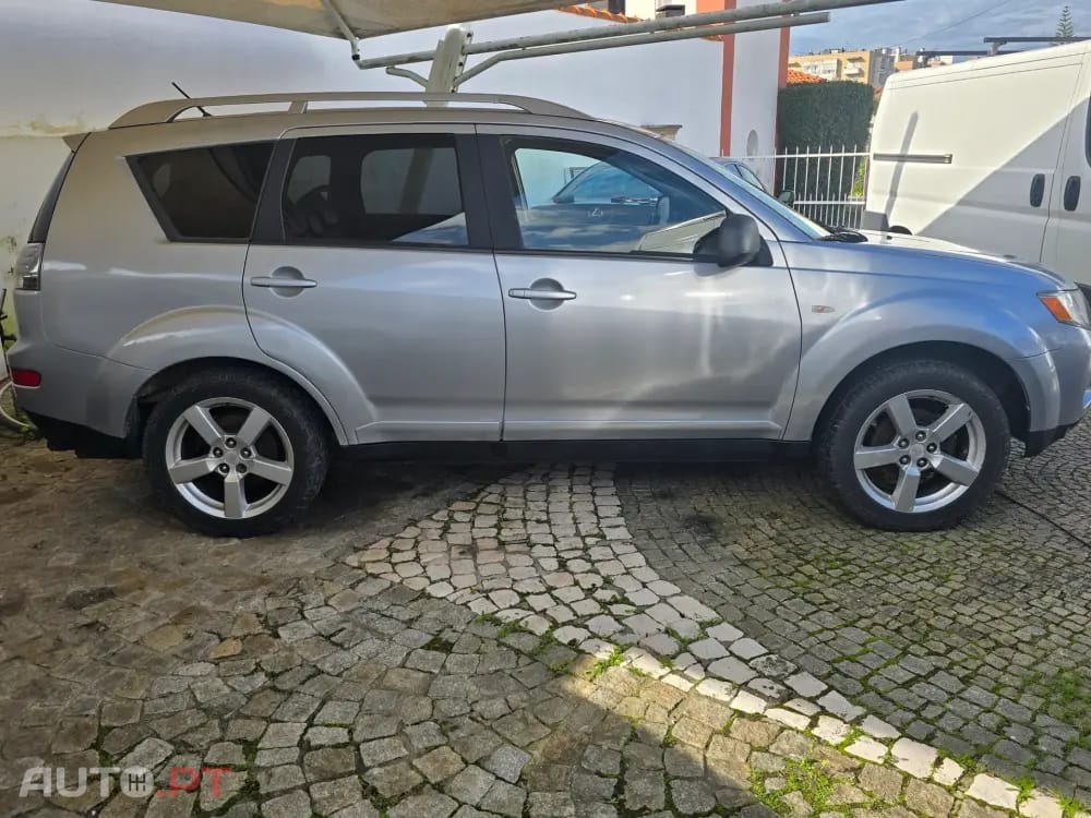 Mitsubishi Outlander 2.0 DI-D Instyle 4WD