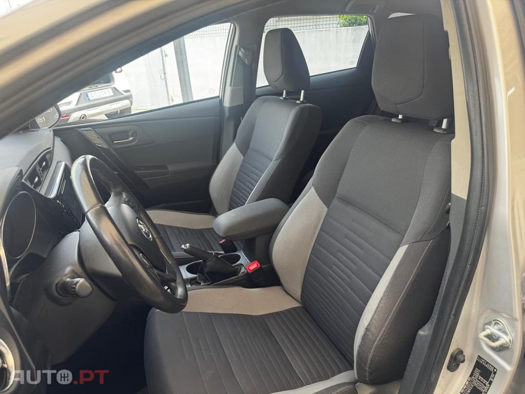 Toyota Auris 1.2T Exclusive