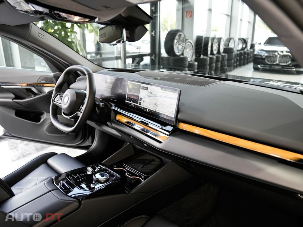 BMW i5 eDrive40
