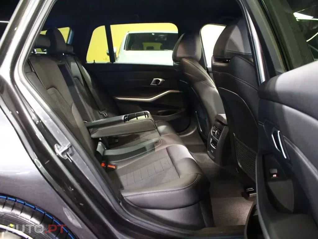 BMW 320 e Line Sport Auto