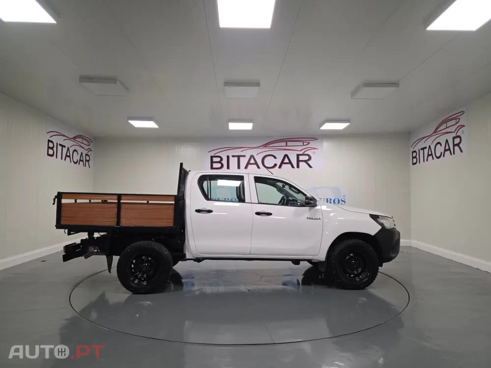 Toyota Hilux 2.4 D-4D 4WD CD CH