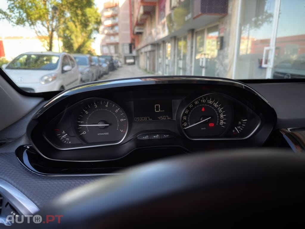 Peugeot 2008 1.2 PureTech Style