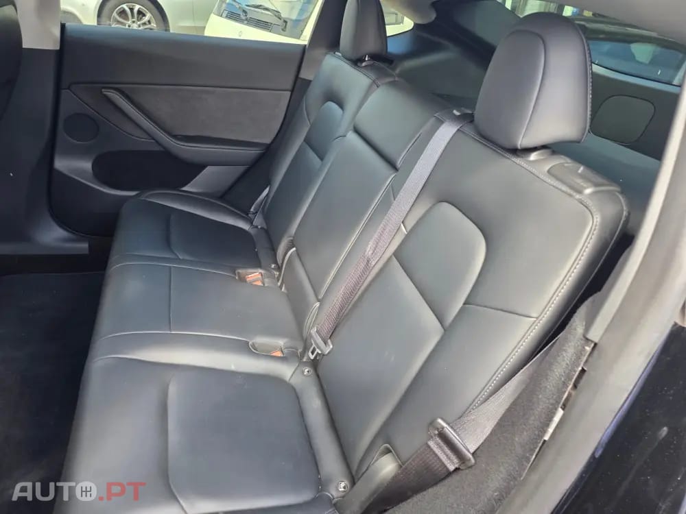 Tesla Model Y RWD